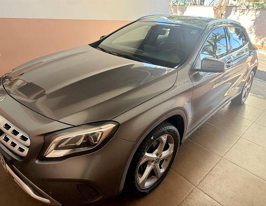 MERCEDES-BENZ GLA 200 1.6 CGI FLEX STYLE 7G-DCT MERCEDES-BENZ GLA 200 1.6 CGI FLEX STYLE 7G-DCT